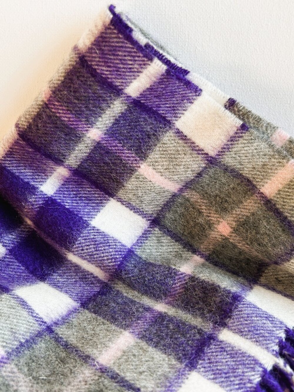 Edinburgh Woolen Mill Vintage Lambs Wool Scarf
